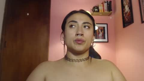 bunnyEmilyR0s33 online show from February 2025 09:25:01 PM