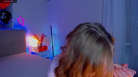 Snapshot of bunnyshows chatting on October 2025 12:15:01 PM BunnyShows online show from October 2025 12:15:01 PM