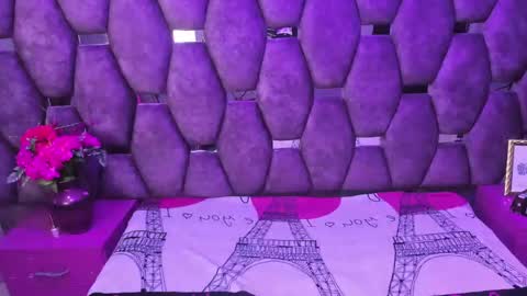 burbuja pink  online show from February 2026 03:25:02 AM