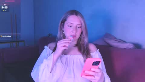 Lissa online show from October 2025 07:05:02 PM