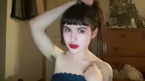 Snapshot of bushbabe3008 chatting on March 2026 05:02:01 AM esme gray online show from March 2026 05:02:01 AM