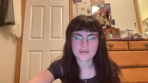 esme gray online show from July 2026 06:42:02 AM