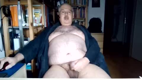 Snapshot of busibaer666 chatting on February 2026 01:57:02 AM busi online show from February 2026 01:57:02 AM