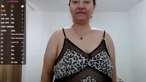 Emma online show from November 2025 08:08:02 AM