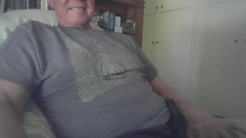 Snapshot of butterband chatting on October 2025 08:28:02 PM butterband online show from October 2025 08:28:02 PM