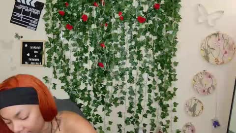 Snapshot of butterflybootyy chatting on November 2025 01:33:02 PM butterfly booty online show from November 2025 01:33:02 PM