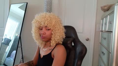 Snapshot of butterflybootyy chatting on December 2025 03:52:02 PM butterfly booty online show from December 2025 03:52:02 PM