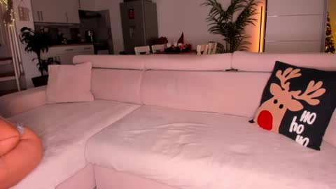 Snapshot of buyyourticketplease chatting on December 2024 09:41:01 PM Nicolah Steven Bond online show from December 2024 09:41:01 PM