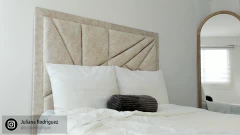    online show from October 2025 09:10:02 PM