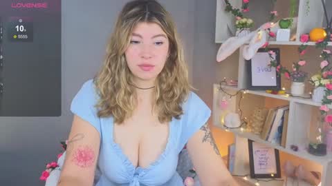 Snapshot of byteblush chatting on December 2024 08:00:01 AM Kira online show from December 2024 08:00:01 AM