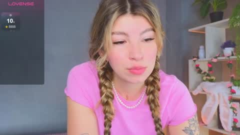 Snapshot of byteblush chatting on January 2025 08:03:01 AM Kira online show from January 2025 08:03:01 AM