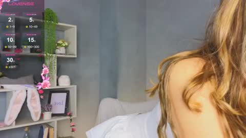 Snapshot of byteblush chatting on January 2025 08:20:02 AM Kira online show from January 2025 08:20:02 AM