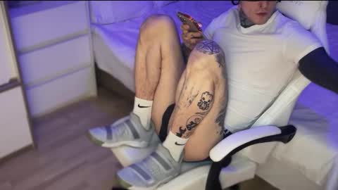 Snapshot of c10h15on chatting on January 2026 02:43:02 PM c10h15on online show from January 2026 02:43:02 PM