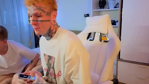 Snapshot of c10h15on chatting on January 2026 02:43:02 PM c10h15on online show from January 2026 02:43:02 PM