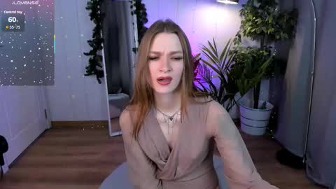 Snapshot of c_moonie_ chatting on January 2026 08:56:01 PM Polly online show from January 2026 08:56:01 PM