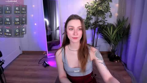 Snapshot of c_moonie_ chatting on February 2026 08:51:01 PM Polly online show from February 2026 08:51:01 PM