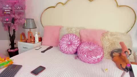 Cahitlin  online show from September 2025 05:40:01 AM