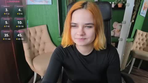 Snapshot of caitlin_crazy chatting on November 2025 08:25:01 AM Gina online show from November 2025 08:25:01 AM