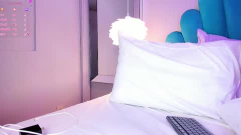 Snapshot of caitlyncouper chatting on March 2025 01:48:01 AM Caitlyn online show from March 2025 01:48:01 AM