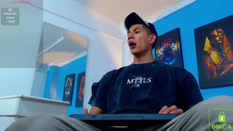 Snapshot of calavalerio chatting on December 2024 07:49:01 PM Valerio online show from December 2024 07:49:01 PM