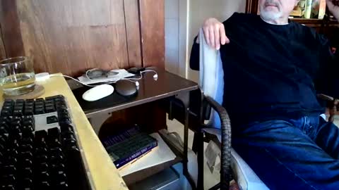 Snapshot of cali1962 chatting on February 2025 10:54:01 PM Cal online show from February 2025 10:54:01 PM