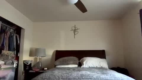 Snapshot of calishop1 chatting on December 2024 05:20:02 PM calishop1 online show from December 2024 05:20:02 PM