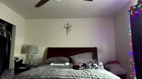 Snapshot of calishop1 chatting on December 2024 07:48:02 PM calishop1 online show from December 2024 07:48:02 PM