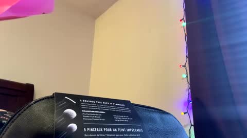 Snapshot of calishop1 chatting on December 2024 10:57:02 PM calishop1 online show from December 2024 10:57:02 PM