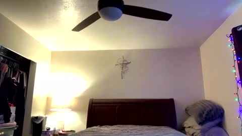 Snapshot of calishop1 chatting on December 2024 04:38:01 PM calishop1 online show from December 2024 04:38:01 PM