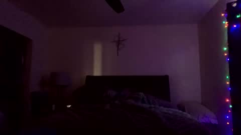 Snapshot of calishop1 chatting on December 2024 04:35:02 PM calishop1 online show from December 2024 04:35:02 PM