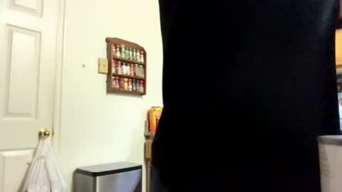 Snapshot of calishop1 chatting on January 2025 02:14:01 AM calishop1 online show from January 2025 02:14:01 AM