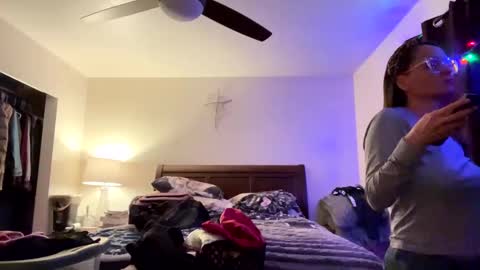 Snapshot of calishop1 chatting on February 2025 03:40:01 AM calishop1 online show from February 2025 03:40:01 AM