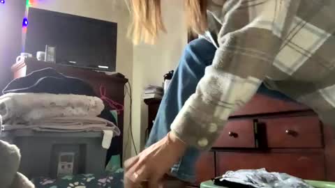 Snapshot of calishop1 chatting on February 2025 10:59:01 PM calishop1 online show from February 2025 10:59:01 PM