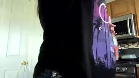 Snapshot of calishop1 chatting on September 2025 12:23:02 AM calishop1 online show from September 2025 12:23:02 AM