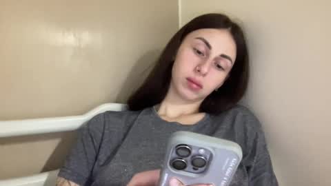 Anna online show from February 2025 09:27:02 PM