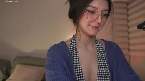   online show from May 2026 01:44:01 AM