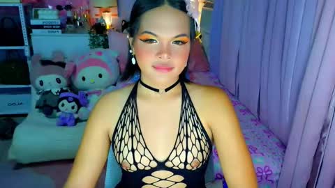 Mia online show from March 2026 04:05:02 AM