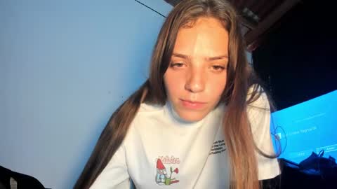 Emma online show from March 2025 06:33:01 PM