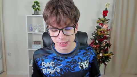 Hey I am Calvin  online show from December 2024 07:14:02 PM