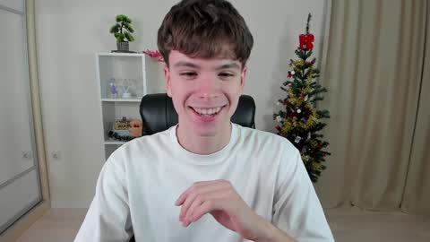 Hey I am Calvin  online show from January 2025 07:07:02 PM