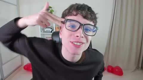 Hey I am Calvin  online show from February 2025 07:06:01 PM