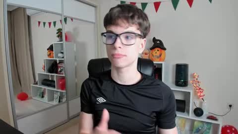 Hey I am Calvin  online show from March 2025 07:09:02 PM