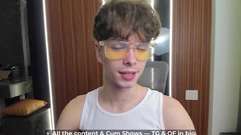 Snapshot of calvin_loves_you chatting on April 2026 05:42:02 PM Hey I am Calvin online show from April 2026 05:42:02 PM