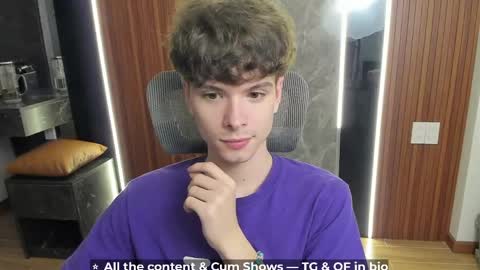 Snapshot of calvin_loves_you chatting on April 2026 06:10:01 PM Hey I am Calvin online show from April 2026 06:10:01 PM