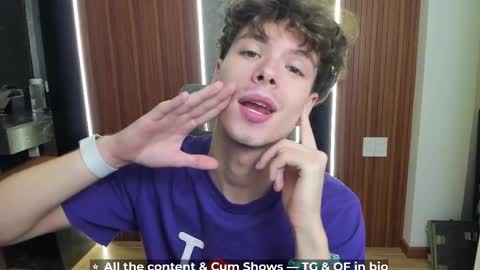 Snapshot of calvin_loves_you chatting on April 2026 05:15:01 PM Hey I am Calvin online show from April 2026 05:15:01 PM