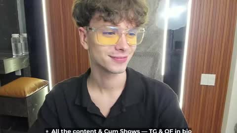 Snapshot of calvin_loves_you chatting on April 2026 05:10:02 PM Hey I am Calvin online show from April 2026 05:10:02 PM
