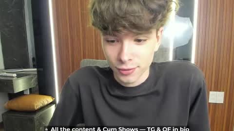 Snapshot of calvin_loves_you chatting on April 2026 05:17:01 PM Hey I am Calvin online show from April 2026 05:17:01 PM