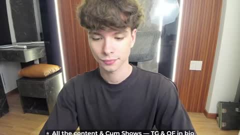 Snapshot of calvin_loves_you chatting on April 2026 05:30:01 PM Hey I am Calvin online show from April 2026 05:30:01 PM