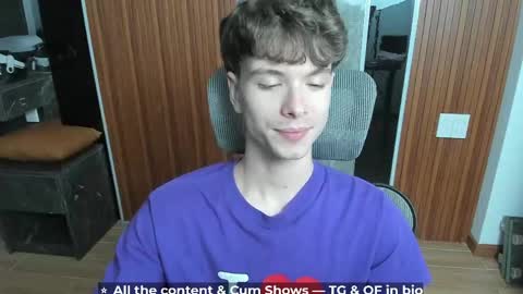 Snapshot of calvin_loves_you chatting on May 2026 05:18:01 PM Hey I am Calvin online show from May 2026 05:18:01 PM