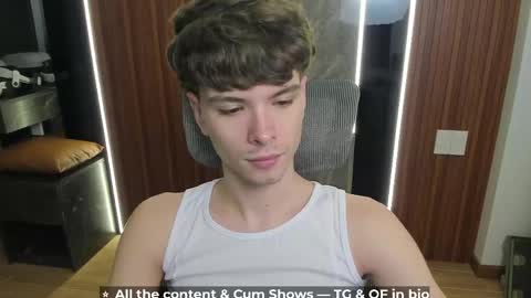 Snapshot of calvin_loves_you chatting on May 2026 05:07:02 PM Hey I am Calvin online show from May 2026 05:07:02 PM